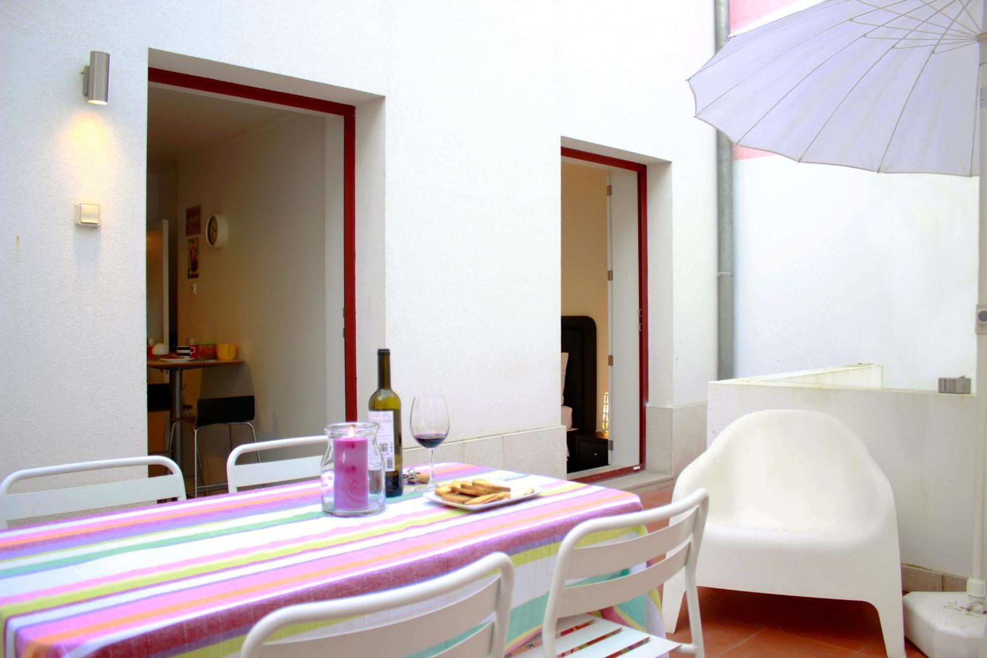 Joivy Modern 1-Bed Apt With Terrace, Moments From Sao Bento Palace Lisbon Exterior photo